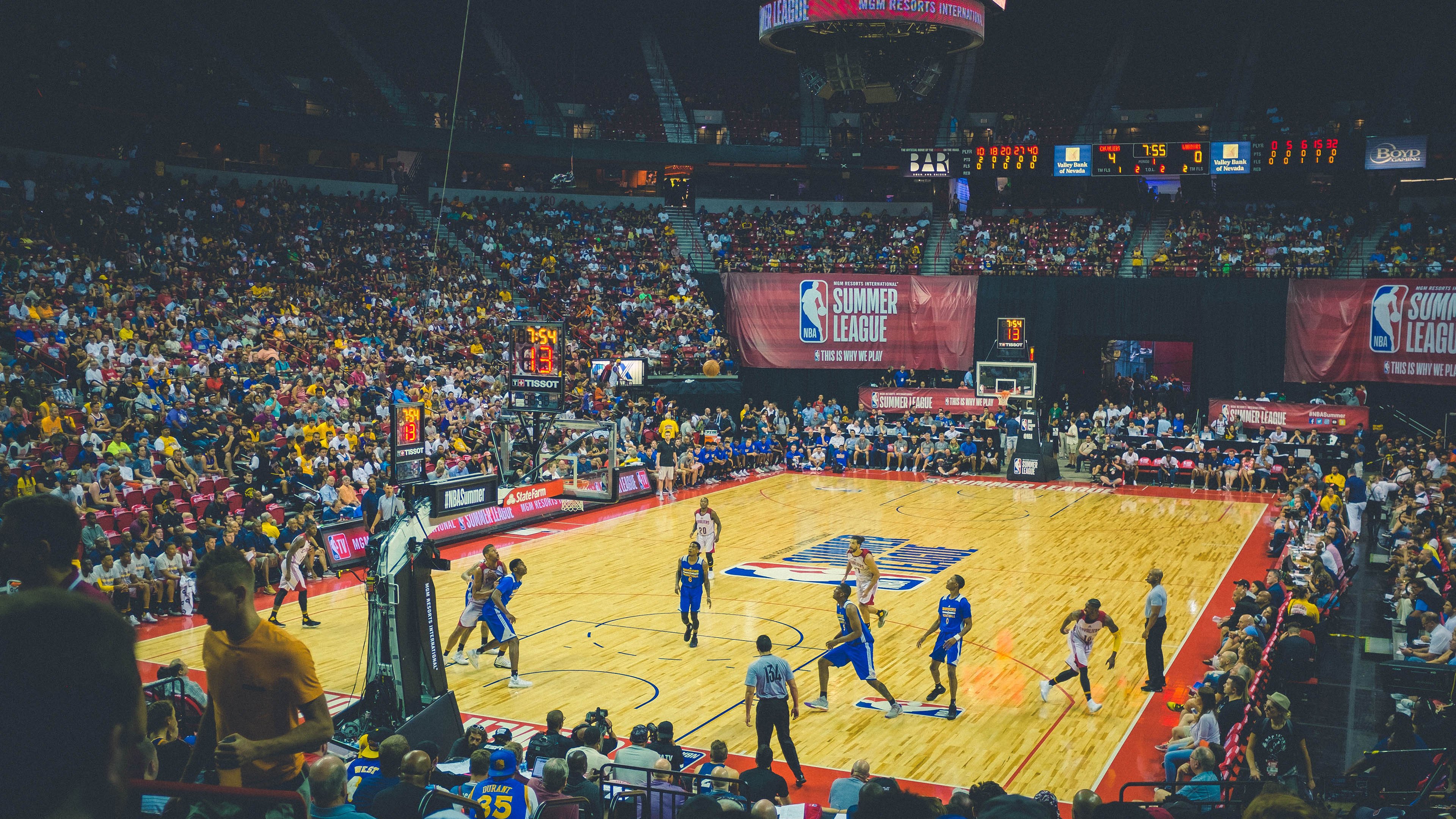 赛前速览：钻石联赛首回合俄克拉荷马城雷霆对阵密尔沃基雄鹿，三大看点值得期待